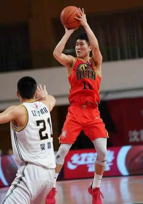 江苏男篮展现出色实力,势必击败浙江队队员